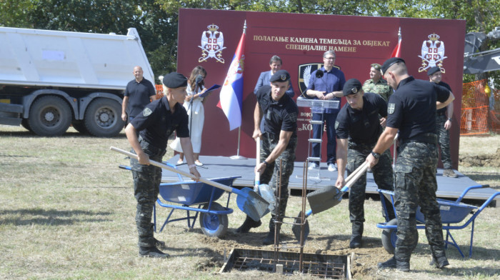 Vučić u kasarni "Vasa Čarapić", počinje izgradnja novog objekta za Kobre