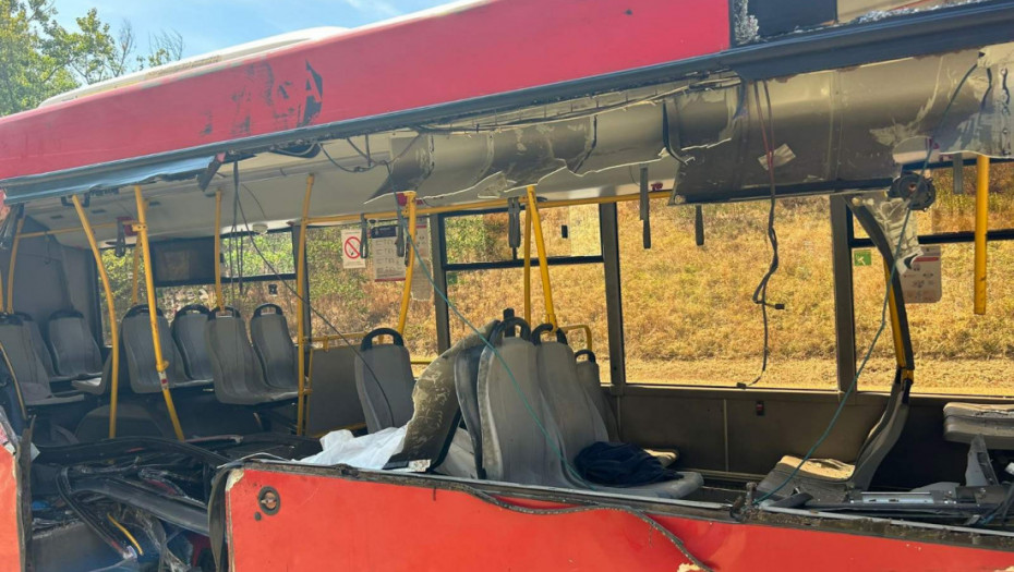 Sudar kamiona i autobusa kod Umke: Najmanje jedna osoba poginula, 14 povređeno