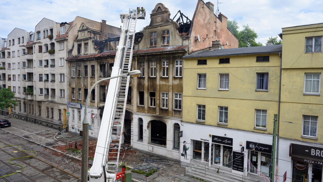 Poginula dva vatrogasca u požaru u Poznanju, 14 osoba povređeno