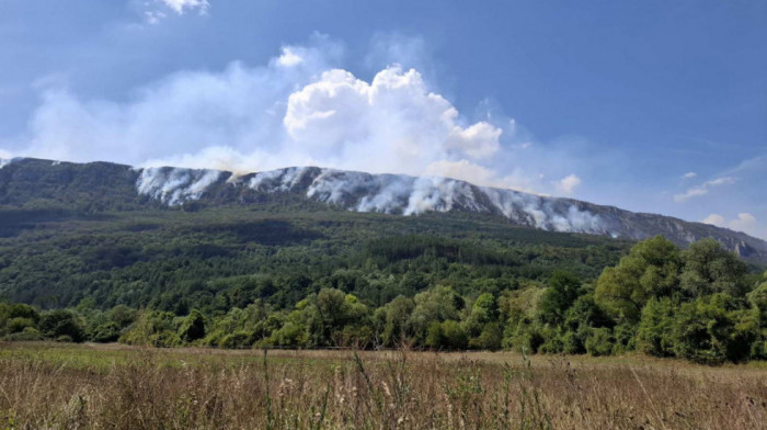 Za dan skoro 200 intervencija zbog požara na otvorenom: Najteža situacija na Staroj planini, sela zasad nisu ugrožena