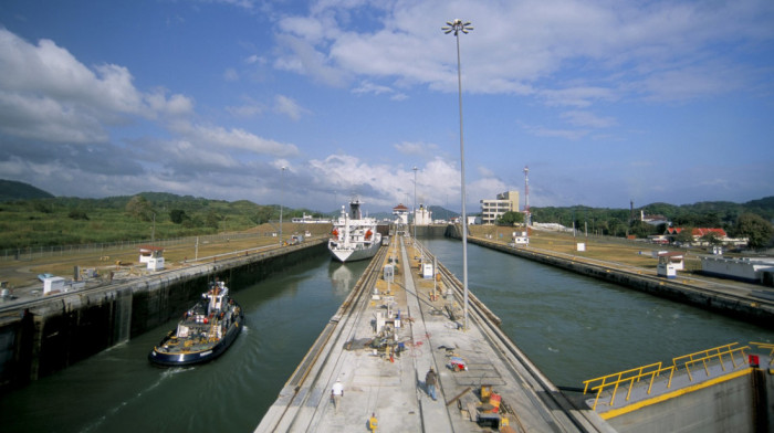 Panama demantovala da će brodovi američke vlade prelaziti Panamski kanal bez takse