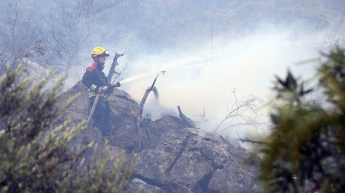 Požari u Srbiji još nisu pod kontrolom: Na Žaračkoj planini gori 170 hektara šume, kao i 40 hektara na Troglavu