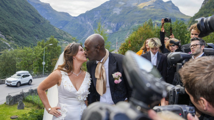 Ljubav po cenu titule: Održano venčanje norveške princeze Marte Luiz i američkog šamana Dureka Vereta ( FOTO)