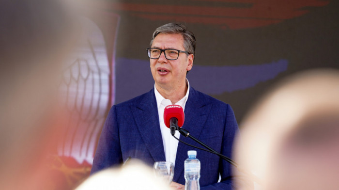 Vučić: Spremili smo značajnu podršku za opremanje škole u Brezjaku