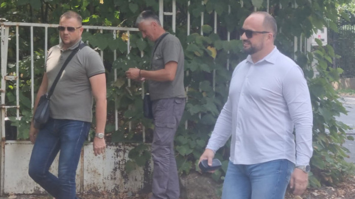 Direktor PIO fonda za Kosovsku Mitrovicu stigao na saslušanje u policijsku stanicu