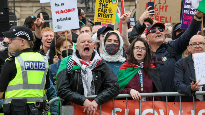 Propalestinski marš u Londonu, policija uhapsila dvojicu kontrademonstranata