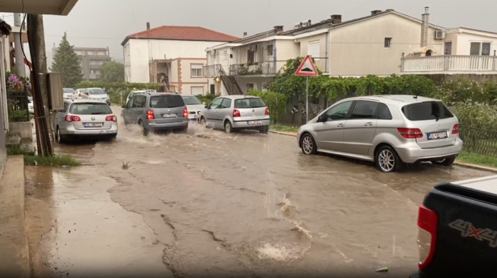 Nevreme u Crnoj Gori: Obilna kiša izazvala poplavu u Tivtu i Ulcinju (VIDEO, FOTO)