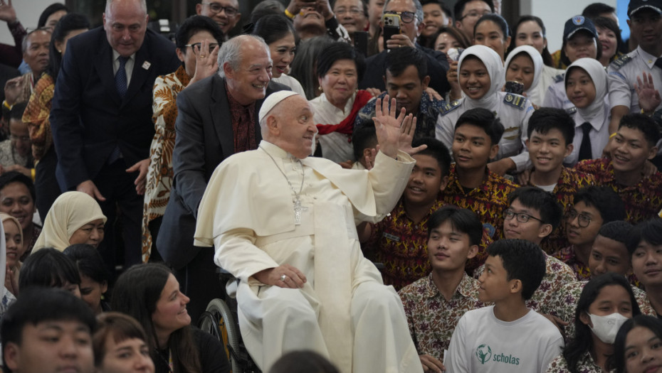 Papa Franja završio posetu Singapuru i višenedeljnu turneju po Aziji i Okeaniji