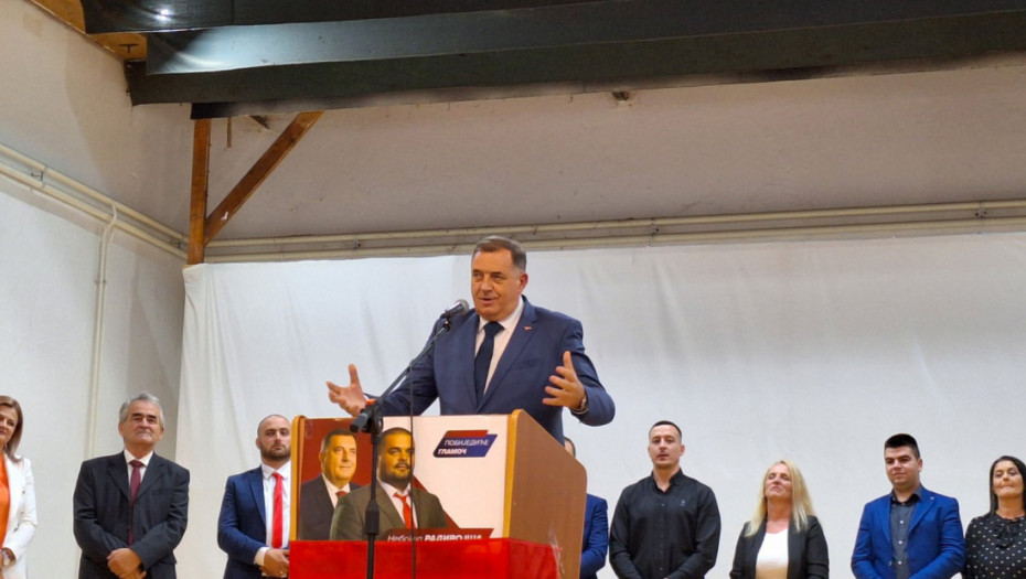 Dodik u Glamoču: Važno je da deca u Federaciji izučavaju maternji srpski jezik