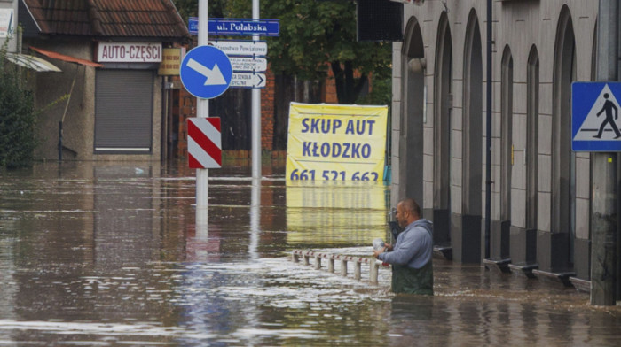 Šangaju preti tajfun "Bebinka", otkazani letovi, evakuisano stanovništvo