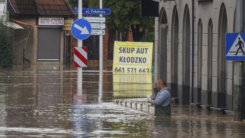 Šangaju preti tajfun "Bebinka", otkazani letovi, evakuisano stanovništvo