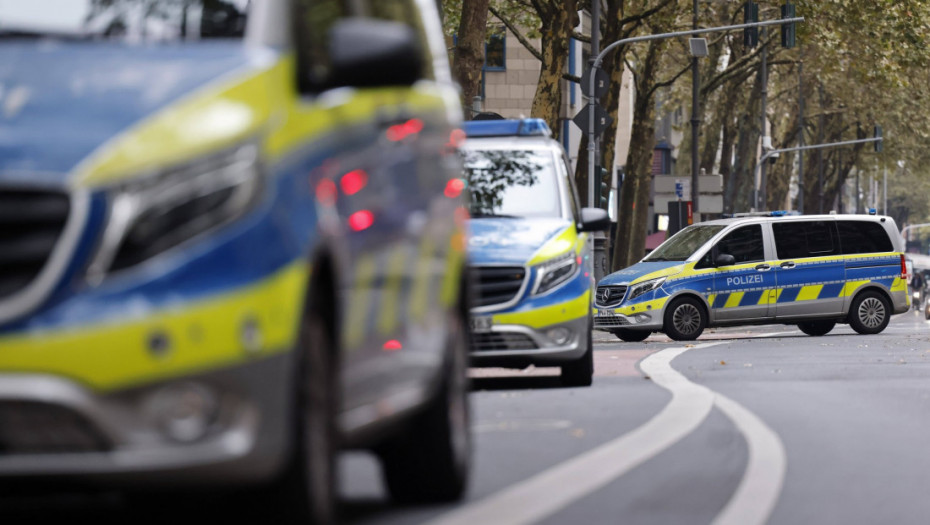 U Berlinu upucan muškarac ispred tržnog centra, počinioci u bekstvu