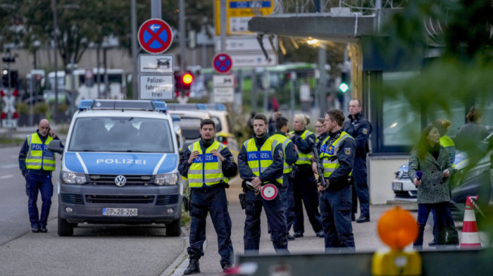 Nemačka policija naredila hitnu evakuaciju voza iz Frankfurta, sumnja se da su putnici zaraženi marburg virusom