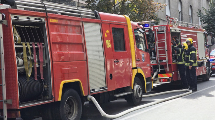 Požar u Beogradu: Vatrogasci brzo ugasili vatru na Lekinom brdu