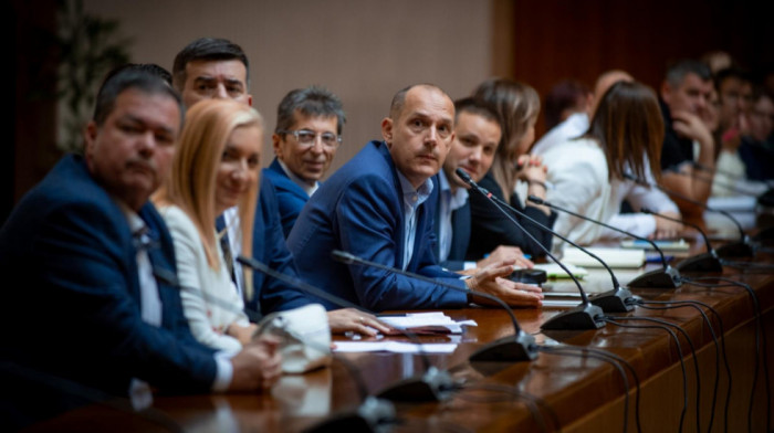 U nedelju besplatni stomatološki pregledi: Lončar se sastao sa direktorima i načelnicima službi