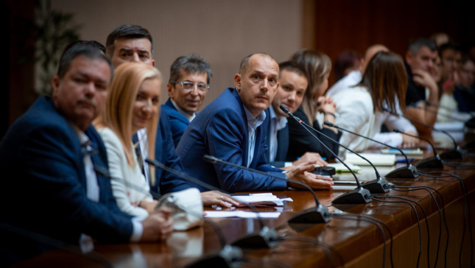 U nedelju besplatni stomatološki pregledi: Lončar se sastao sa direktorima i načelnicima službi