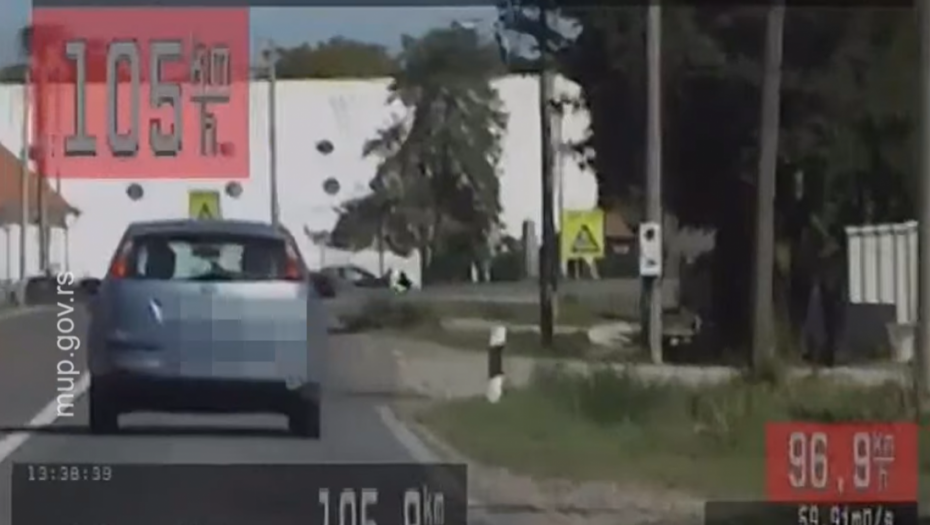 Pijan u zoni škole vozio 105 km/h: Snimak bahate vožnje kod Obrenovca, presretač ga isključio iz saobraćaja (VIDEO)