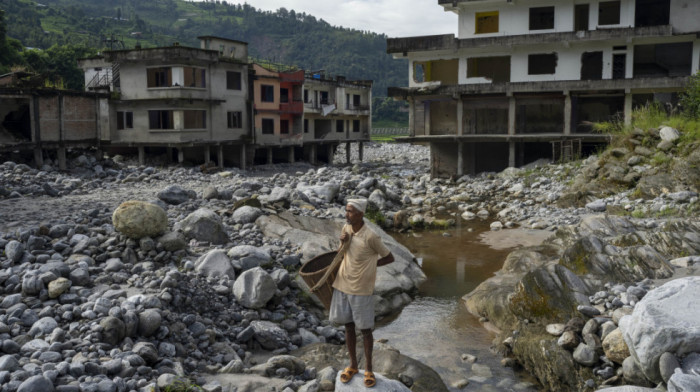 Odroni odneli 10 života u Nepalu: Ogromne padavine izazvale razorne poplave