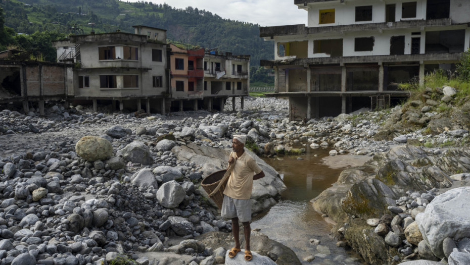 Odroni odneli 10 života u Nepalu: Ogromne padavine izazvale razorne poplave