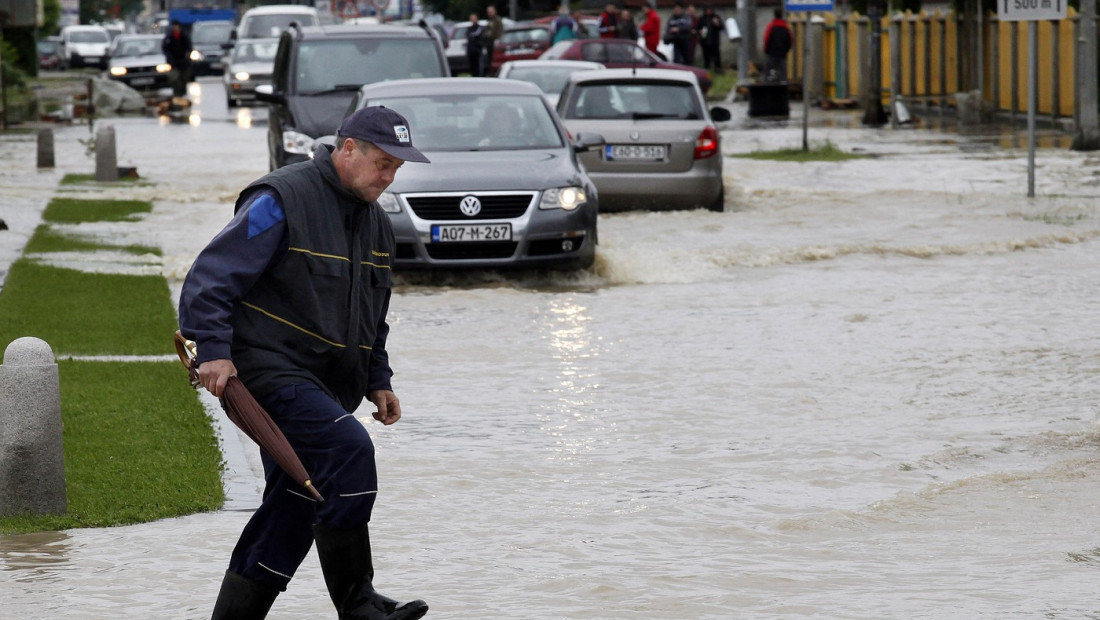 Veliko nevreme pogodilo region - bujice u Hrvatskoj, reke se izlivaju u Sloveniji, a ulice u Banjaluci pod vodom