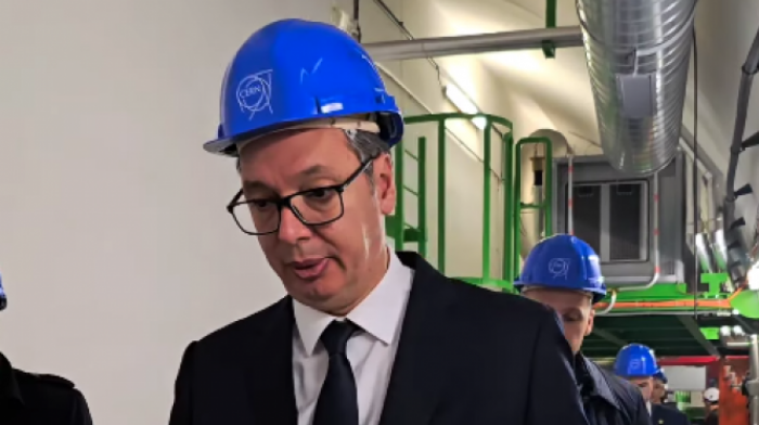 Vučić se u Ženevi sastao sa državnim sekretarom Velike Britanije Piterom Kajlom