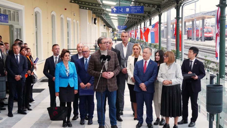 Vučić obišao radove na zgradi Železničke stanice u Subotici: Neće biti otvorena dok ne budu natpisi i na mađarskom