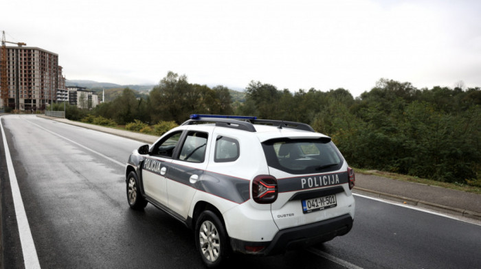 Pucnjava u Velikoj Kladuši: Policija traži muškarca sa automatskom puškom