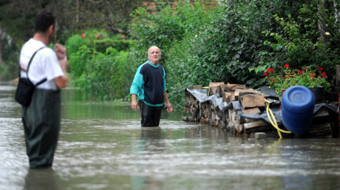 Poplave u regionu: U Hrvatskoj kuće pod vodom, blagi pad vodostaja u Crnoj Gori