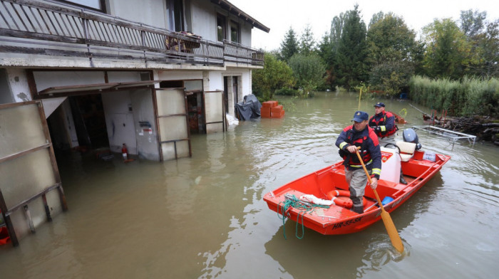 Poplave u Hrvatskoj: Teška situacija u Karlovcu, Brodaricama i Borlinu