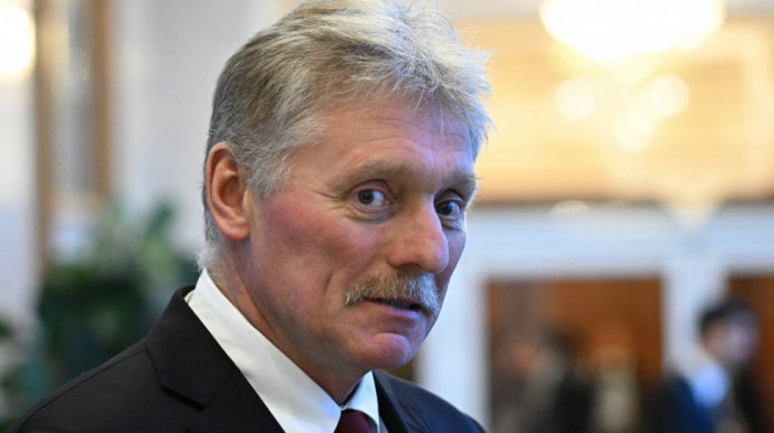 Peskov: Izjava Makrona je nuklearna retorika, govori o Rusiji kao neprijatelju