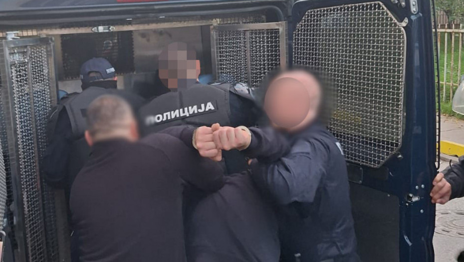 "Napad na policiju je napad na državu": Dačić o sukobima navijača u Novom Pazaru, 10 osoba privedeno