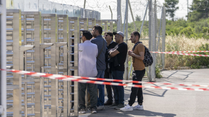 Švajcarska vlada saopštila da obustavlja procedure azila za Sirijce