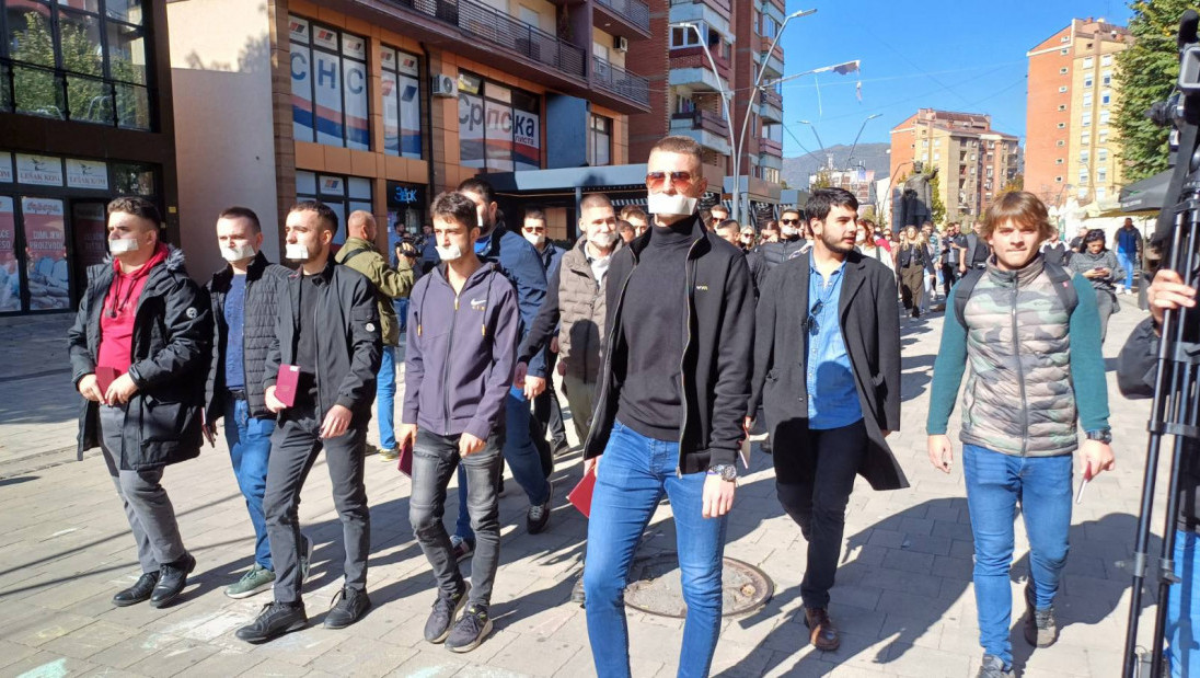 Protest studenata Prištinskog univerziteta u Mitrovici, simbolično počeo u 12.44