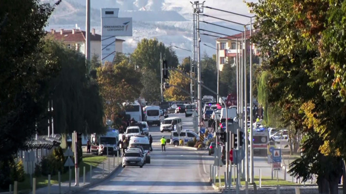 Teroristički napad i talačka kriza u Ankari: Najmanje troje poginulih, u toku je talačka kriza (VIDEO)