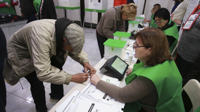 Na parlamentarnim izborima u Gruziji za dva sata glasalo 9,27 odsto birača