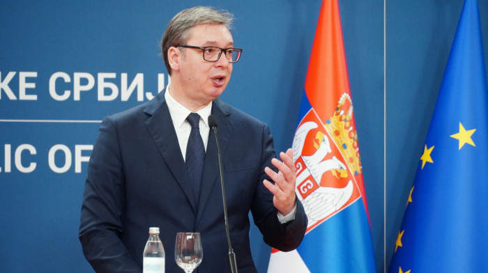 Vučić za Bloomberg: Sledeći američki predsednik treba da uloži napore za primirje koje bi okončalo rat u Ukrajini