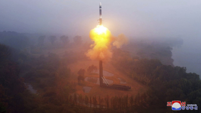 Južna Koreja, Japan i SAD osuđuju lansiranje interkontinentalne balističke rakete Severne Koreje