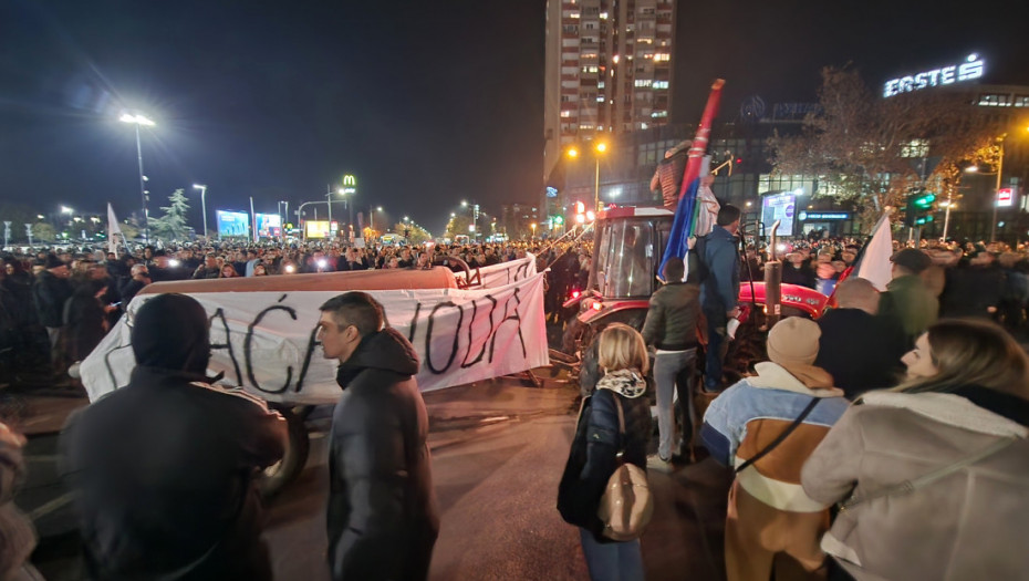 Predstavnici opozicije pozvali na protest u Beogradu ukoliko se ne ispune zahtevi jučerašnjeg skupa u Novom Sadu