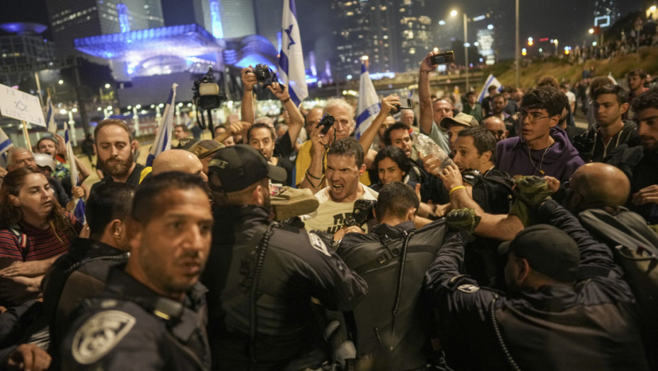 Oko 1.000 ljudi protestovalo u Tel Avivu optužujući vladu da je napustila taoce