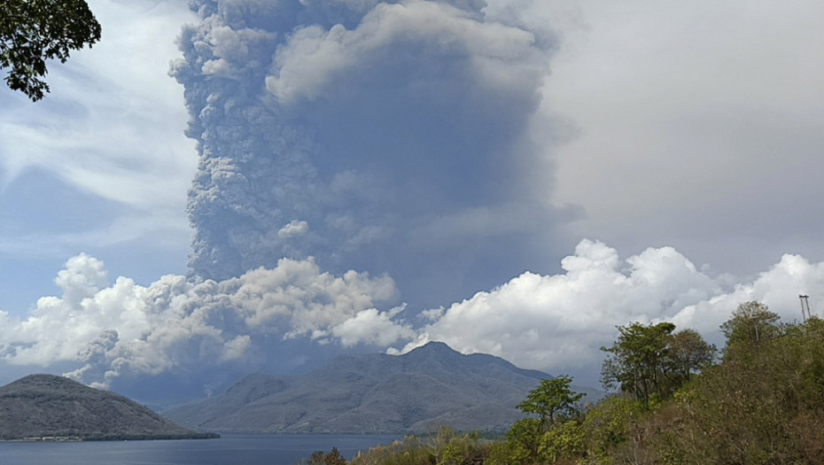 Vulkan Laki-laki u Indoneziji ponovo aktiviran: Izbacio stubove vrelog pepela devet kilometara uvis