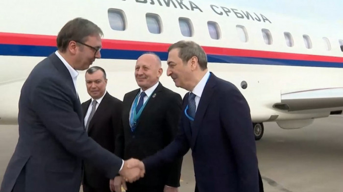 Vučić stigao u Baku i sastao se sa predsednikom Alijevim