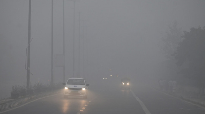 Smog zahvatio Nju Delhi: Od gustog dima zastoj u saobraćaju, moguća kašnjenja aviona zbog zagađenosti