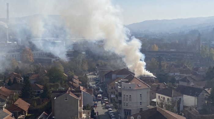 Gorele tri kuće u Kragujevcu, požar lokalizovan i ugašen, nema stradalih