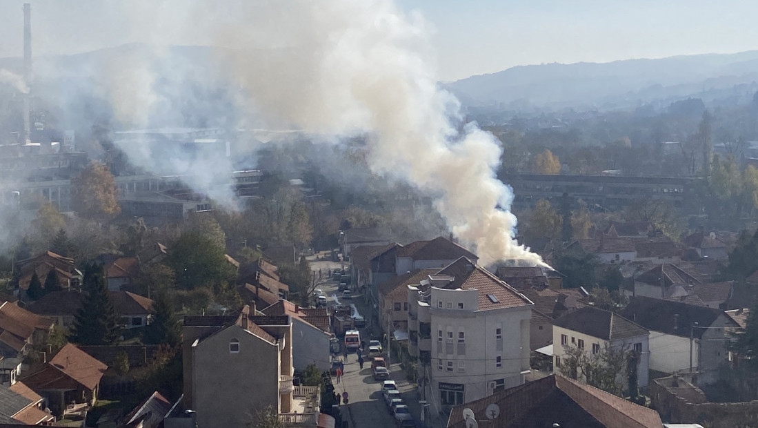 Gorele tri kuće u Kragujevcu, požar lokalizovan i ugašen, nema stradalih