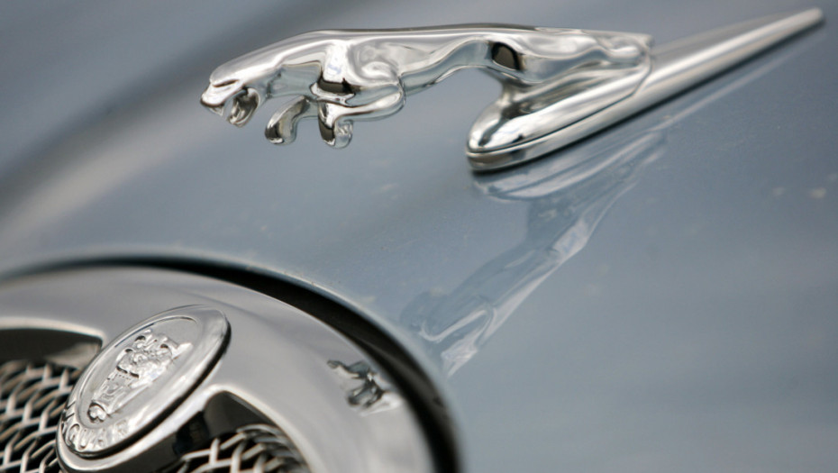 Britanski proizvođač automobila Jaguar menja brend i logo