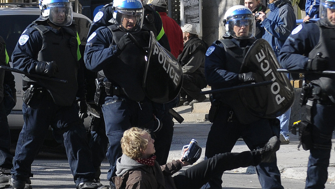 Neredi u Montrealu tokom sednice NATO: Demonstranti zapalili lutku Benjamina Netanjahua, uhapšene tri osobe