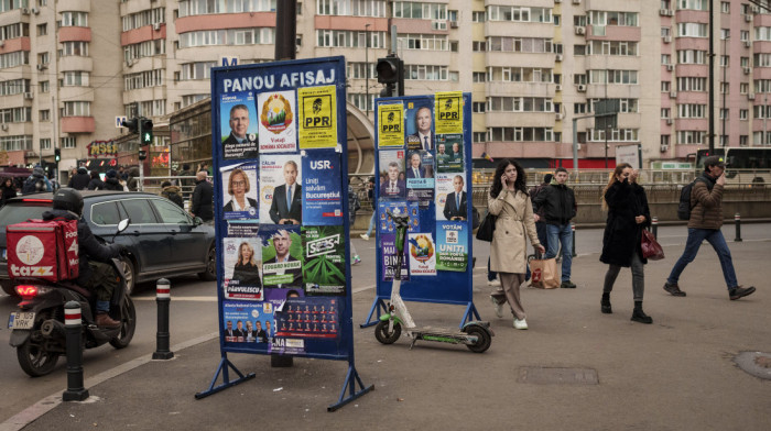 Počeli predsednički izbori u Rumuniji: Pred građanima 13 kandidata, očekuje se drugi krug u decembru