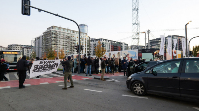 Grupa građana blokirala raskrsnicu kod Kule Beograd