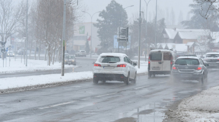 AMSS: Opasnost od poledice, bez dužih zadržavanja na graničnim prelazima