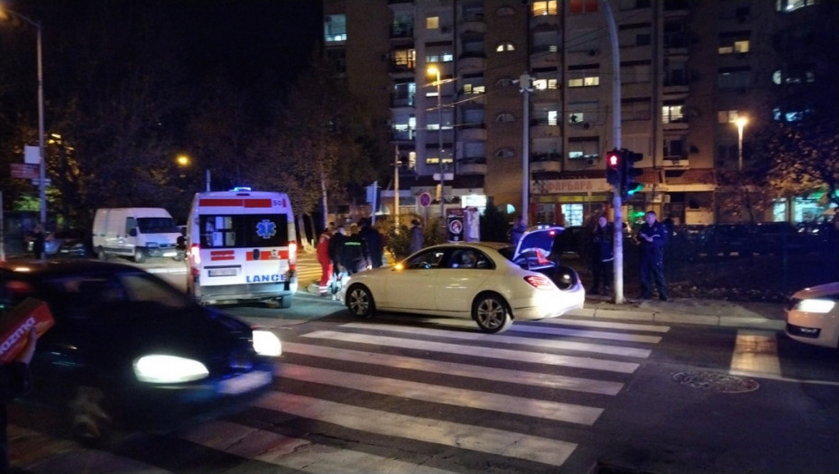 Saobraćajna nesreća na Čukaričkoj padini: Automobil oborio ženu na pešačkom prelazu (FOTO)